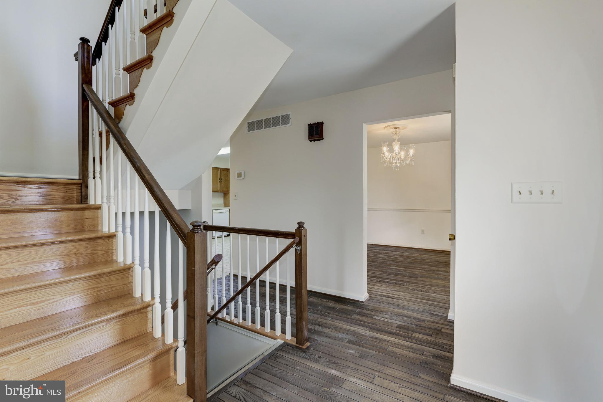 5472 Waterloo Road Columbia, MD 21045 - Photo 10 of 55 Foyer
