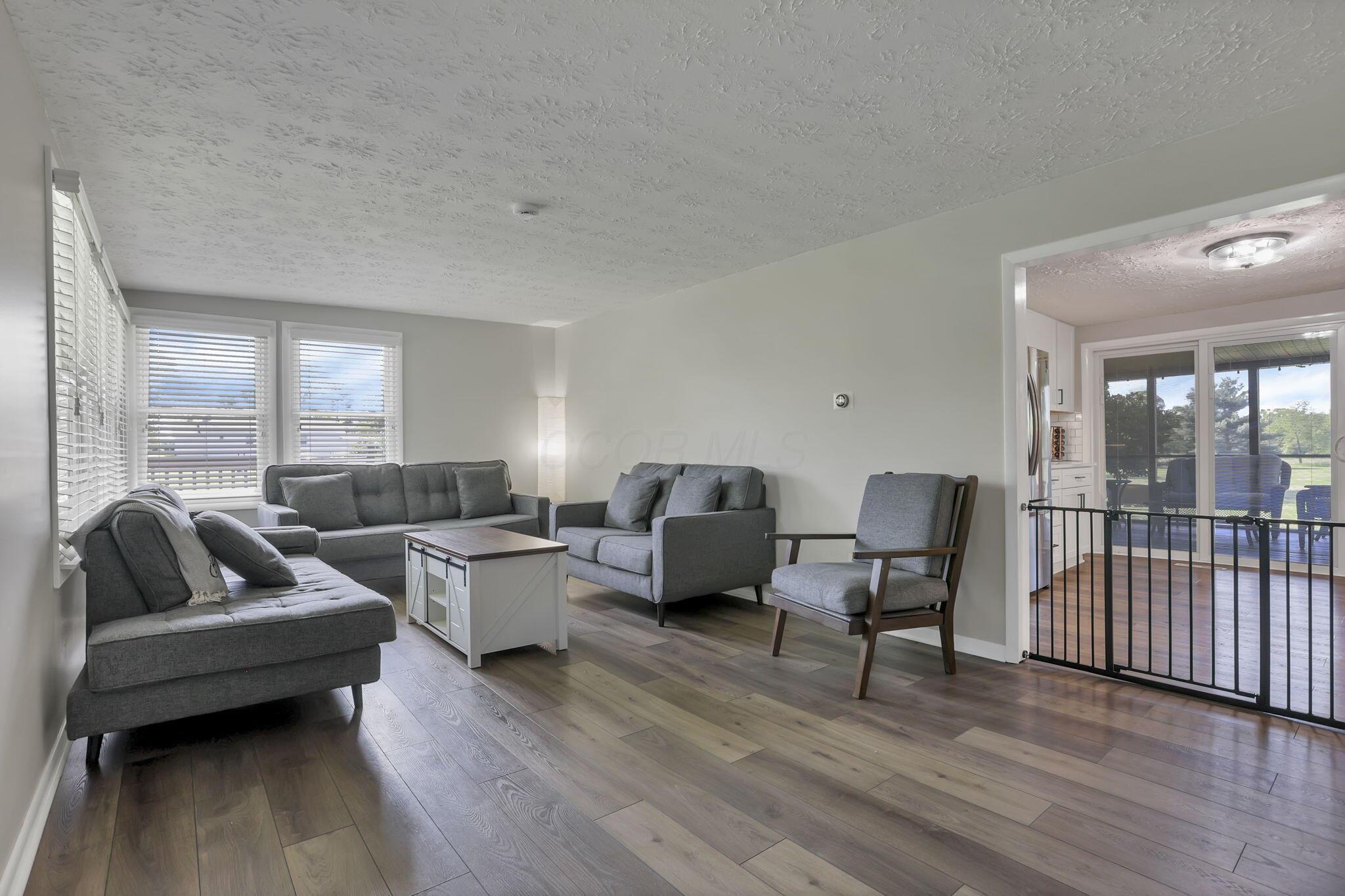 13441 Graham Road Southwest Pataskala, OH 43062 - Photo 7 of 50 Living room