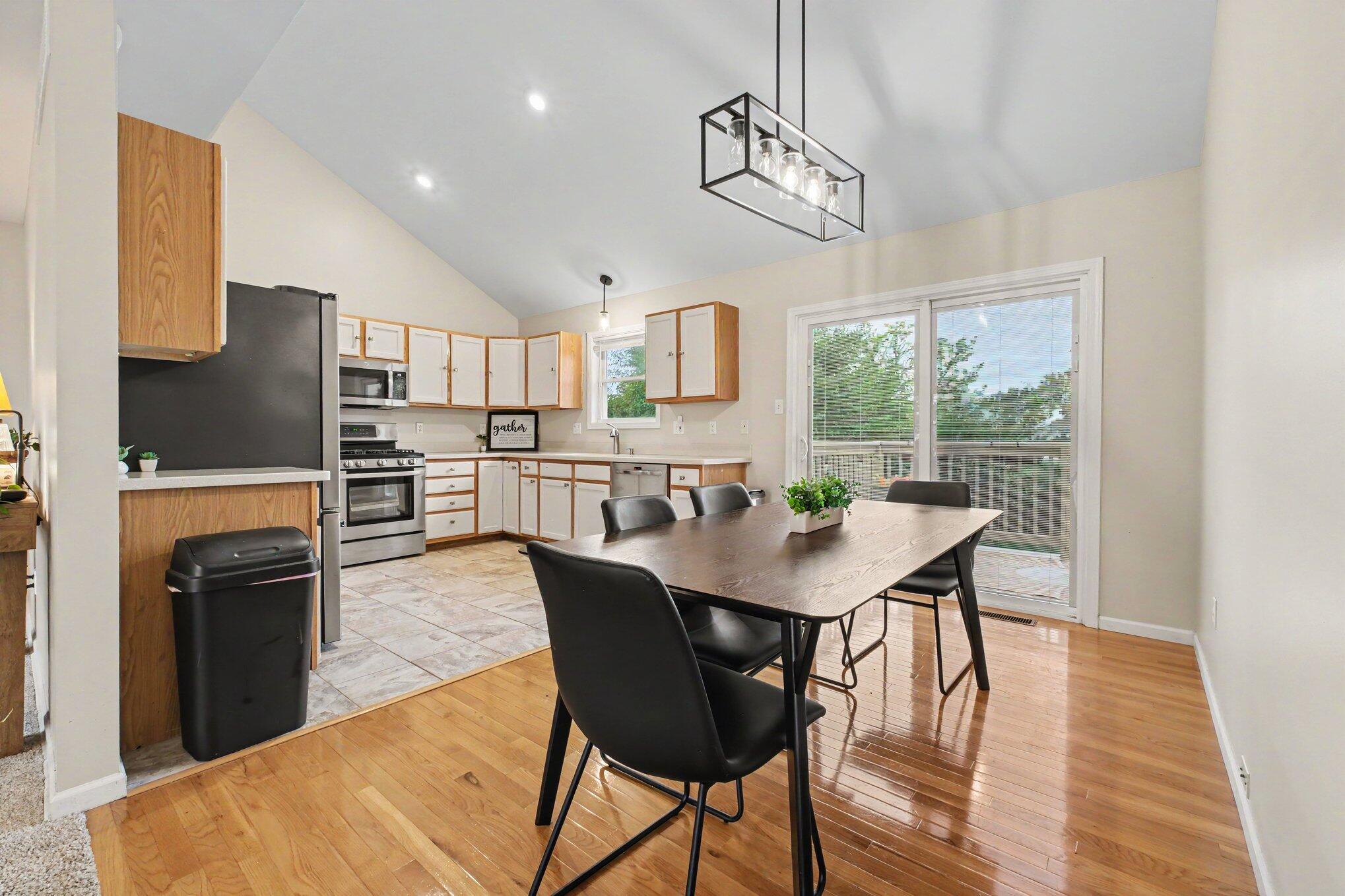 6553 Robbins Road Portage, IN 46368 - Photo 6 of 27 2038x1358