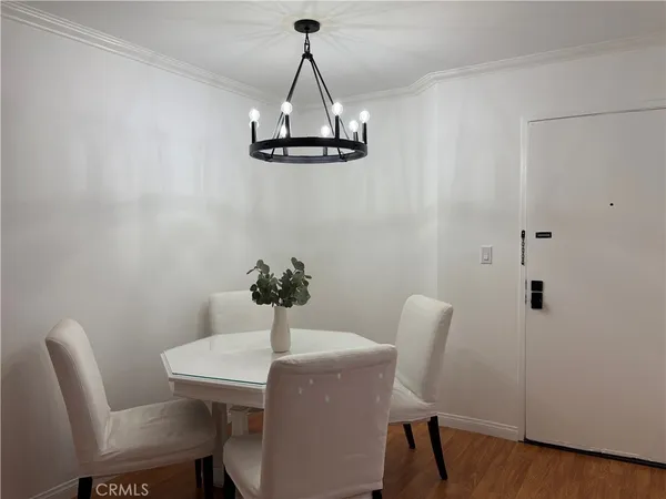 $2,900 | 22100 Burbank Boulevard, Unit 106A, Woodland Hills, CA 91367