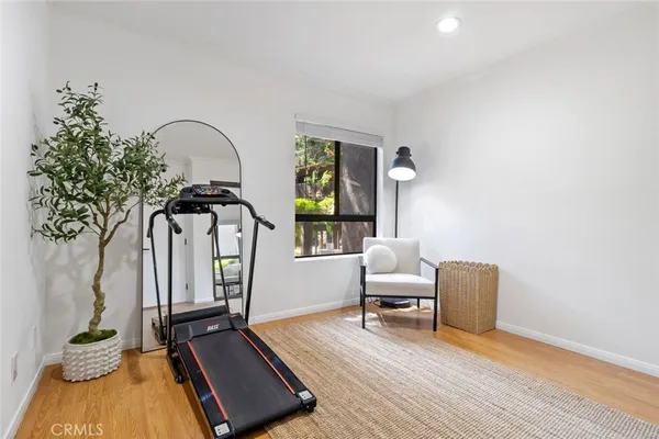 $2,900 | 22100 Burbank Boulevard, Unit 106A, Woodland Hills, CA 91367