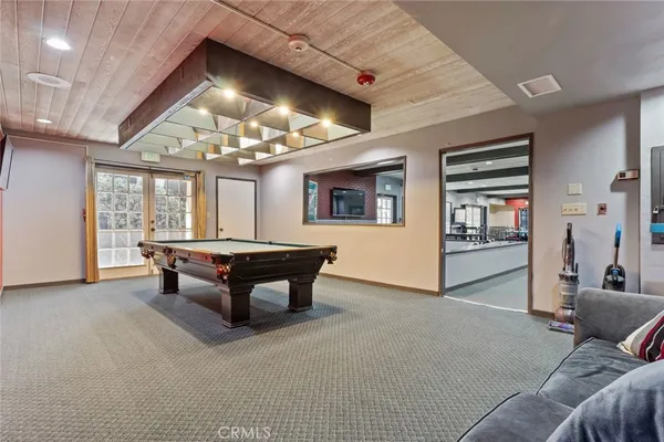 $2,900 | 22100 Burbank Boulevard, Unit 106A, Woodland Hills, CA 91367