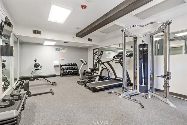 $2,900 | 22100 Burbank Boulevard, Unit 106A, Woodland Hills, CA 91367