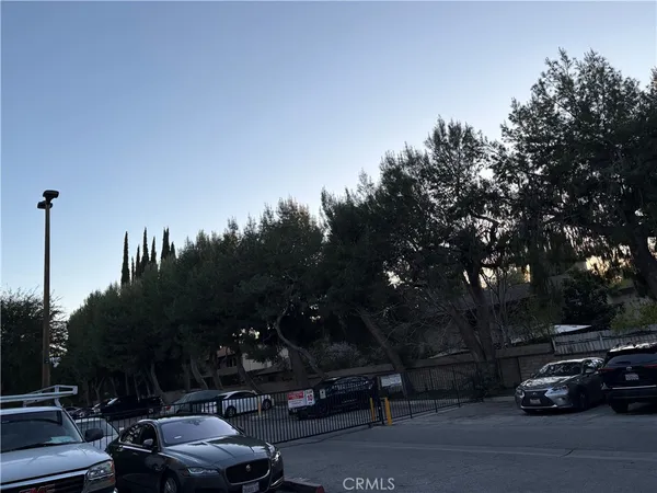 $2,900 | 22100 Burbank Boulevard, Unit 106A, Woodland Hills, CA 91367