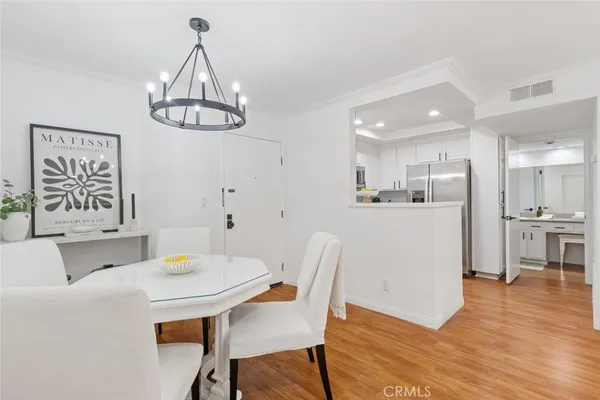 $2,900 | 22100 Burbank Boulevard, Unit 106A, Woodland Hills, CA 91367