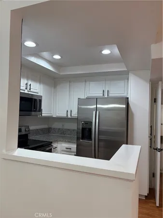 $2,900 | 22100 Burbank Boulevard, Unit 106A, Woodland Hills, CA 91367