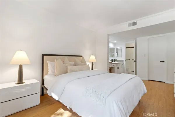 $2,900 | 22100 Burbank Boulevard, Unit 106A, Woodland Hills, CA 91367