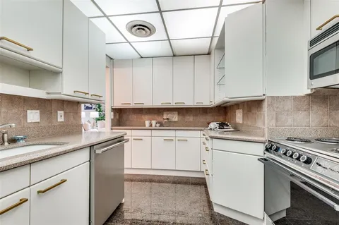 $595,000 | 3310 Fairmount Street, Unit 12E, Dallas, TX 75201