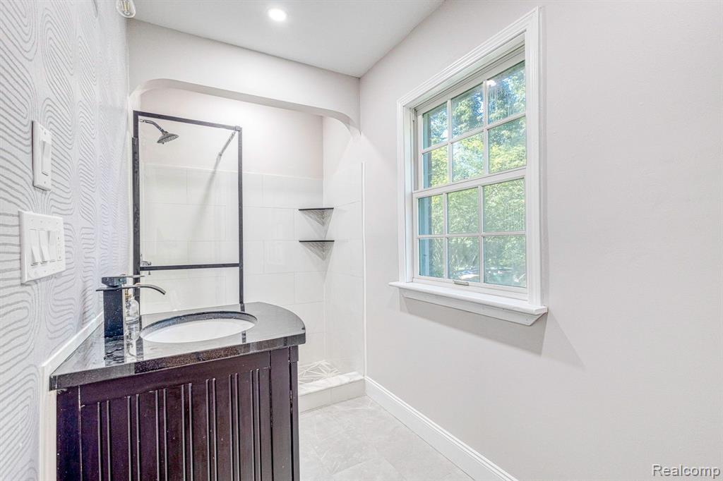 928 Pemberton Road Grosse Pointe Park, MI 48230 - Photo 15 of 29