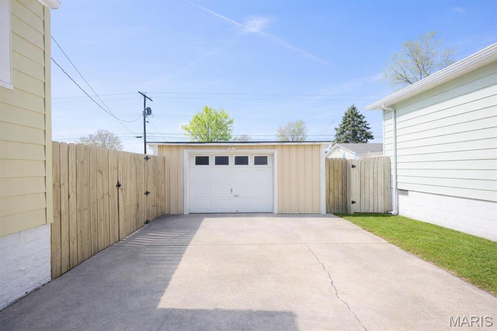 2841 Ralph Street Granite City, IL 62040 - Photo 2 of 16