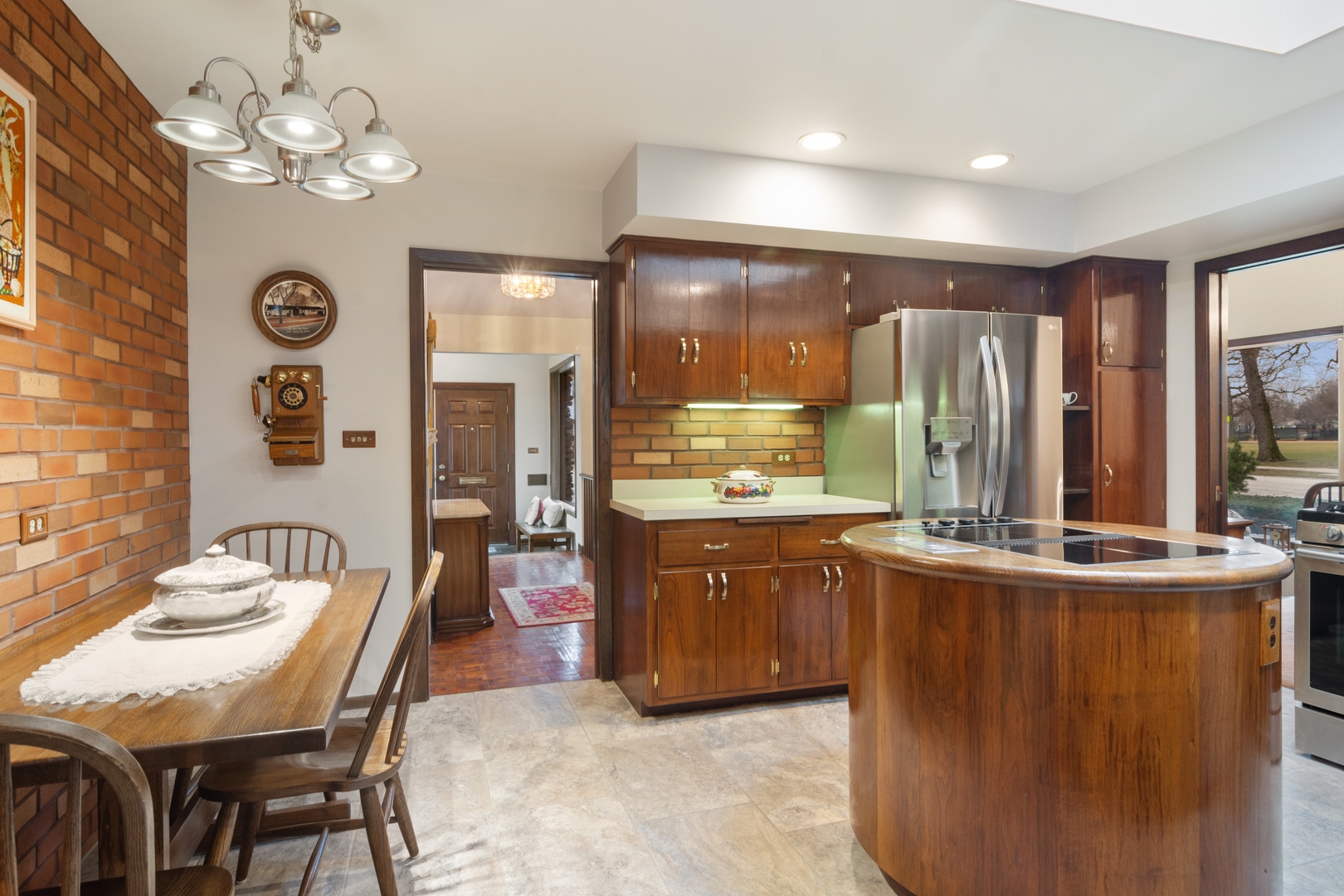 1301 North Dee Road Park Ridge, IL 60068 - Photo 7 of 22