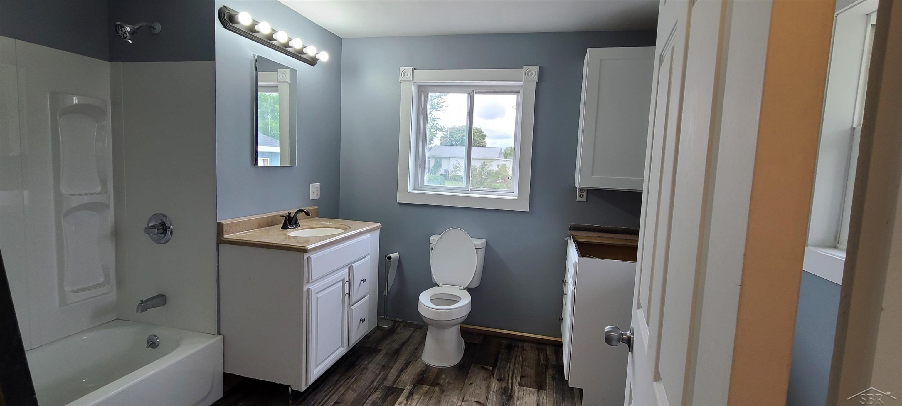 4925 East Washington Road Saginaw, MI 48601 - Photo 22 of 41 50091670-21.JPG