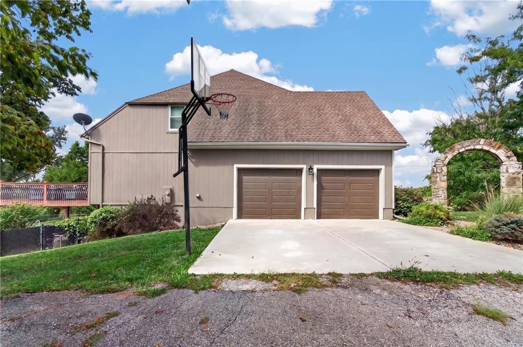 19311 South Raffurty Road Pleasant Hill, MO 64080 - Photo 2 of 59 Gallery Image 2