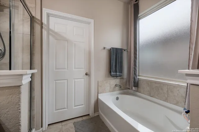$2,400 | 5802 Acacia Farm, San Antonio, TX 78244