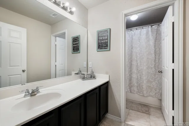 $2,400 | 5802 Acacia Farm, San Antonio, TX 78244