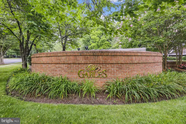 $2,800 | 5708 Chapman Mill Drive, Unit 210, Rockville, MD 20852