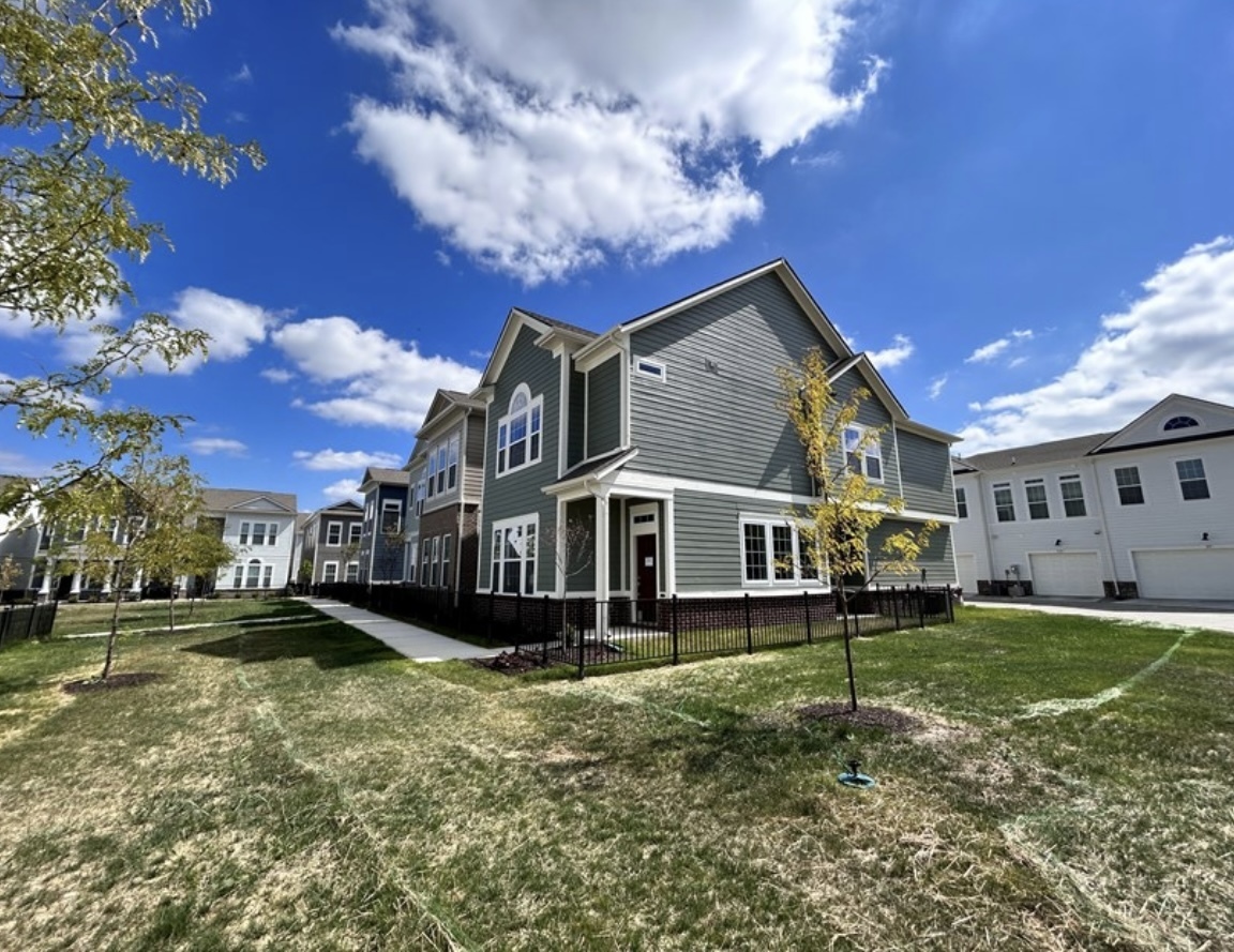 520 Steinbeck Place Carmel, IN 46032 - Photo 3 of 19