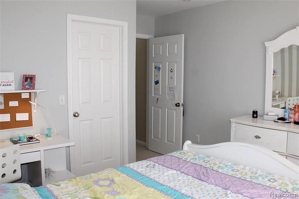 3511 Hogan Circle Rochester Hills, MI 48307 - Photo 31 of 43