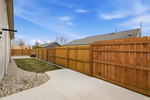 $250,000 | 423 Autumn Court, Bluffton, IN 46714