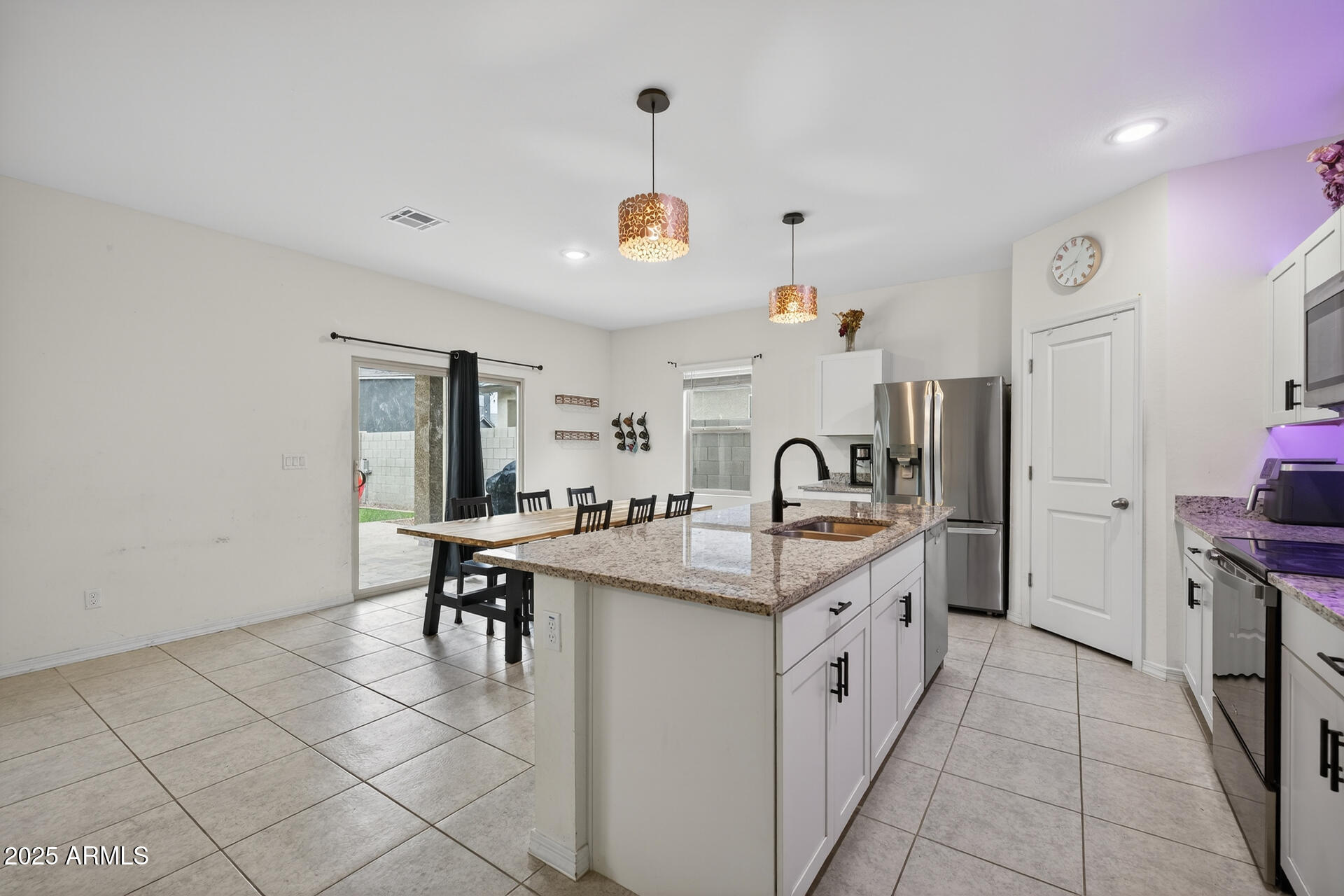 6126 East Athena Road Florence, AZ 85132 - Photo 7 of 39 8)KITCHEN