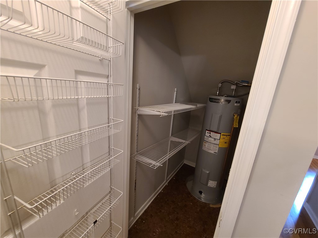 5800 Mill Spring Lane Midlothian, VA 23112 - Photo 21 of 29 a bathroom with a sink and washing machine