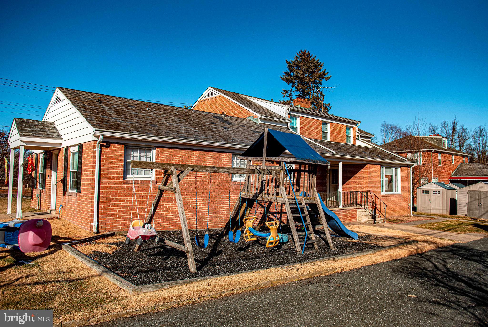 6701 Loch Raven Boulevard Baltimore, MD 21286 - Photo 38 of 44 a view of a chairs and table in the patio