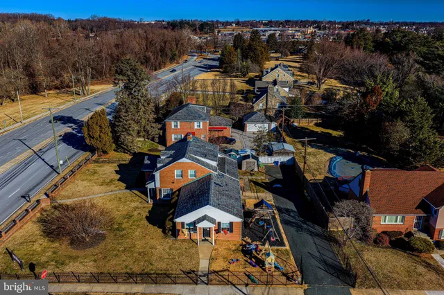 a picture of city view