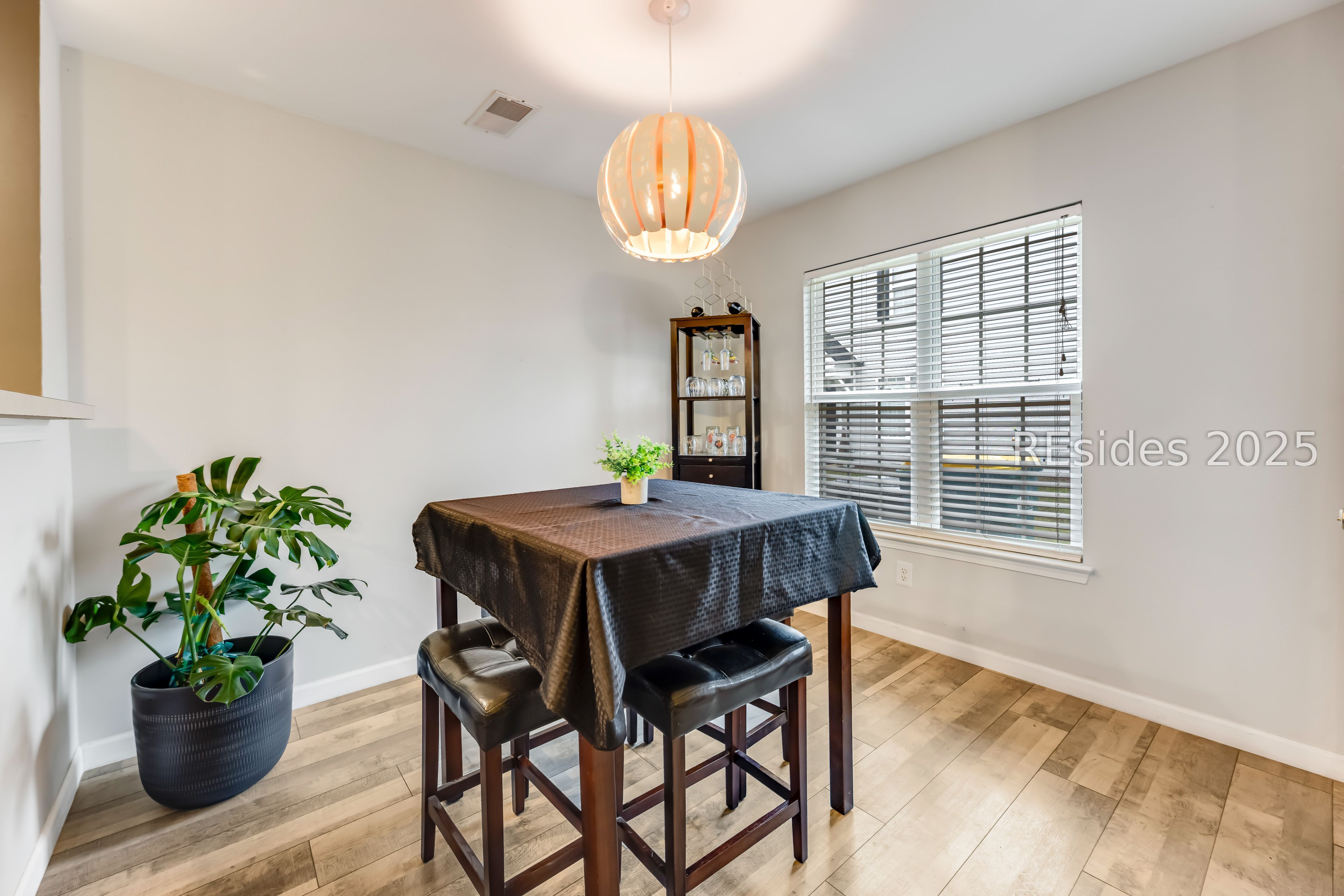 113 Cross Road Bluffton, SC 29910 - Photo 13 of 30 Dedicated dining area