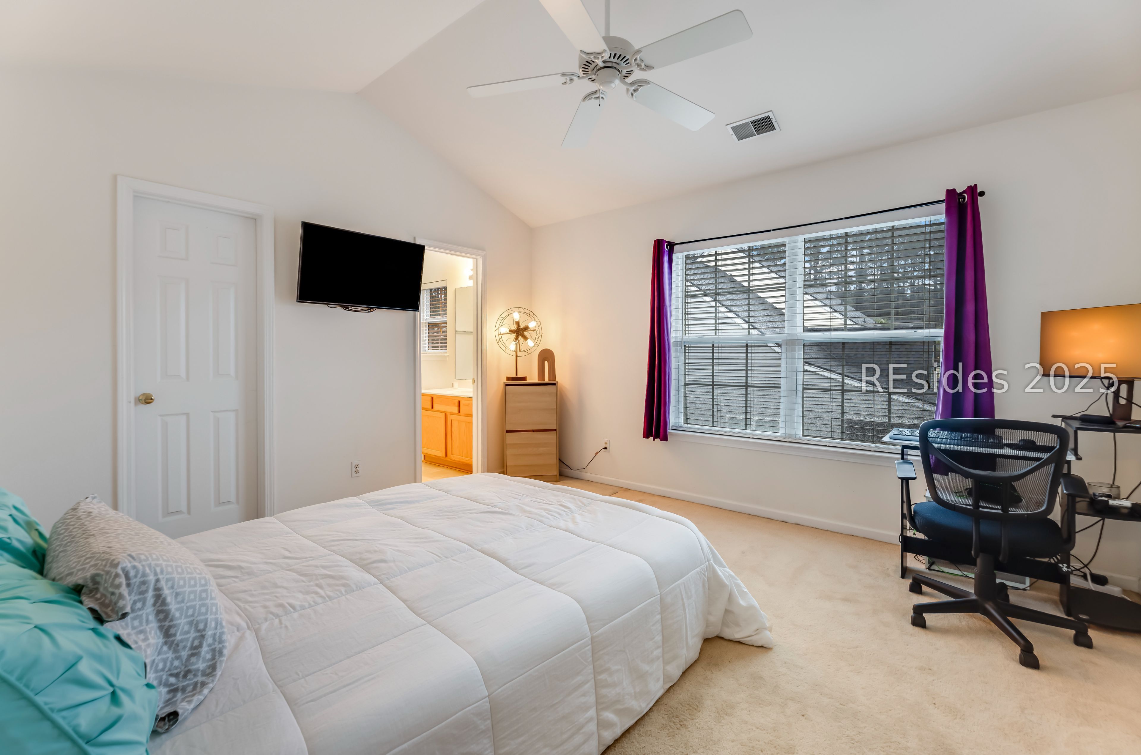 113 Cross Road Bluffton, SC 29910 - Photo 20 of 30 2nd Bedroom with private bath and walk-in closet