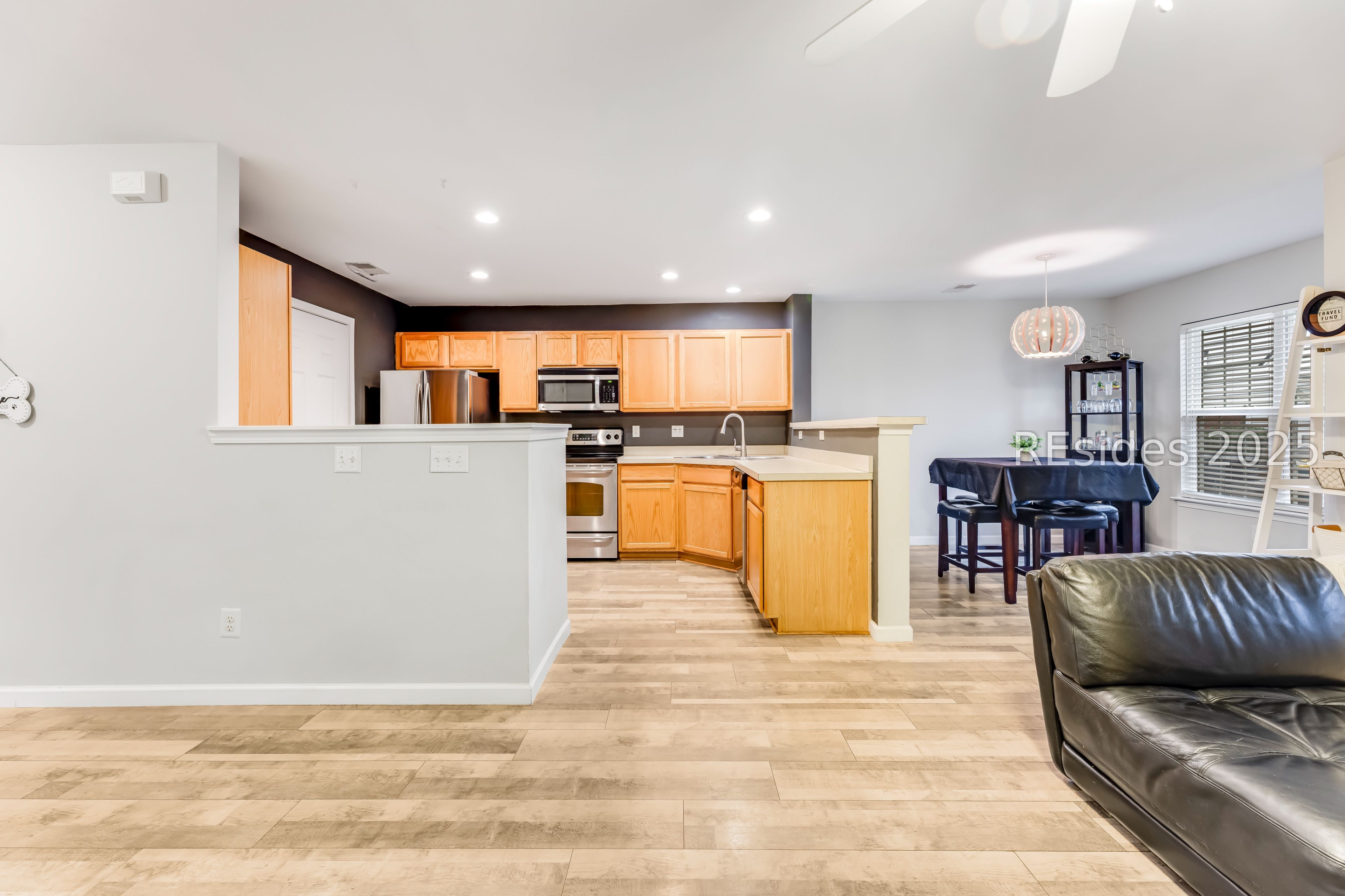 113 Cross Road Bluffton, SC 29910 - Photo 7 of 30 View into kitchen and dining area