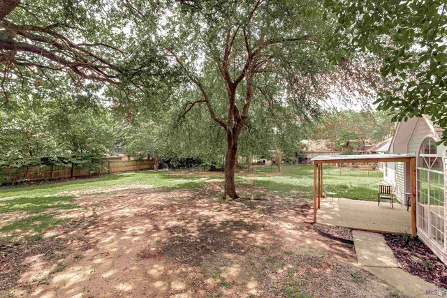 $3,400 | 1959 Fairview Avenue, Port Allen, LA 70767