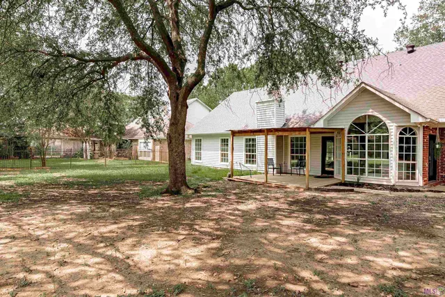 $3,400 | 1959 Fairview Avenue, Port Allen, LA 70767