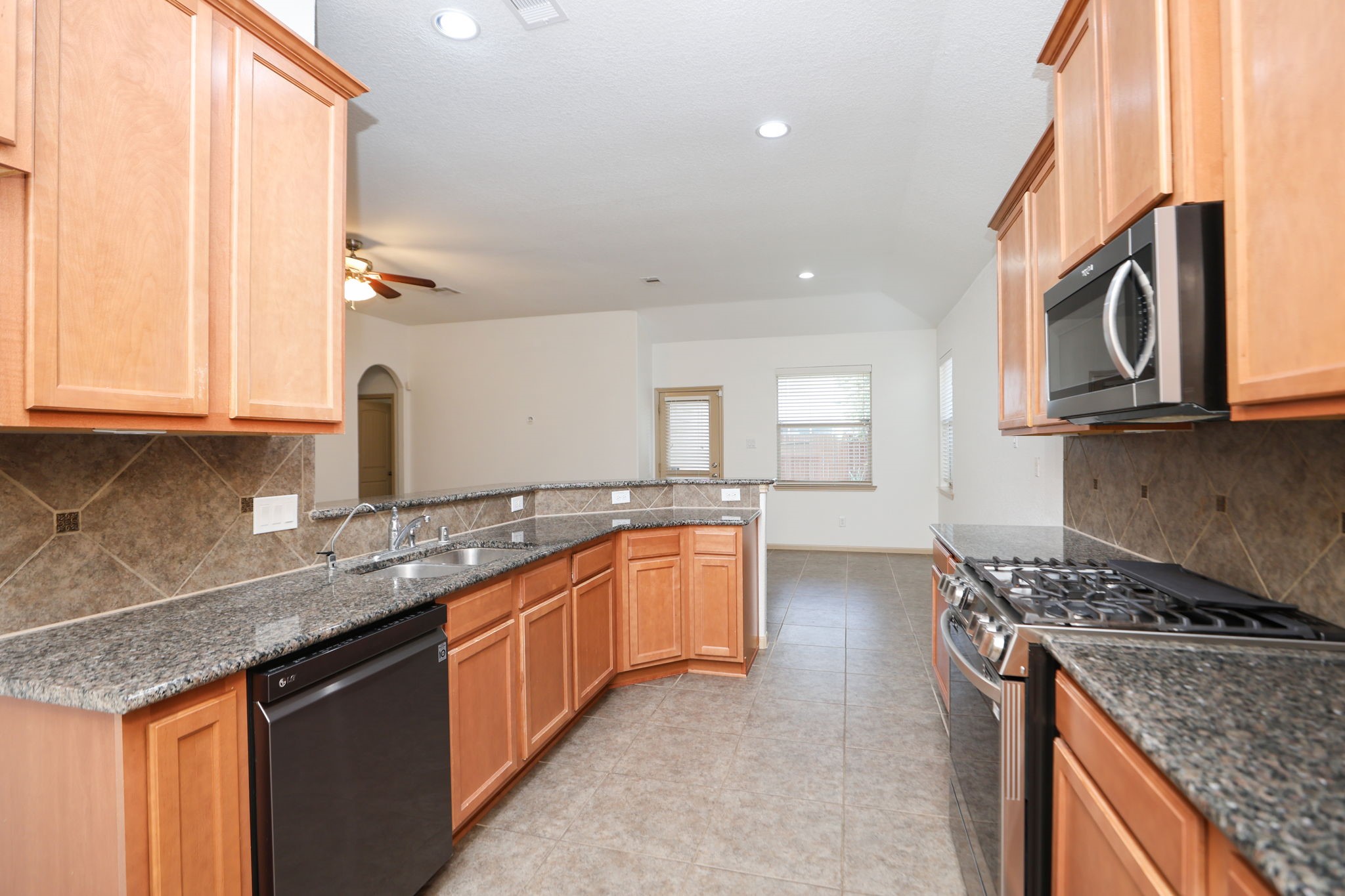 7042 Windy Run Court Spring, TX 77379 - Photo 19 of 42 Gallery Image 19