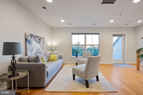 $5,200 | 5509 Valmarana Way, Alexandria, VA 22312