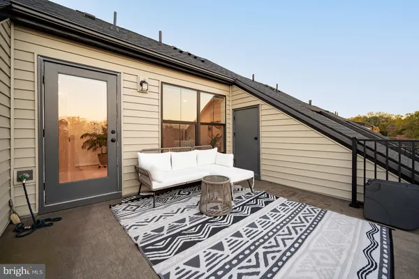 $5,200 | 5509 Valmarana Way, Alexandria, VA 22312