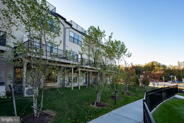 $5,200 | 5509 Valmarana Way, Alexandria, VA 22312