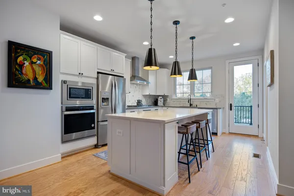 $5,200 | 5509 Valmarana Way, Alexandria, VA 22312