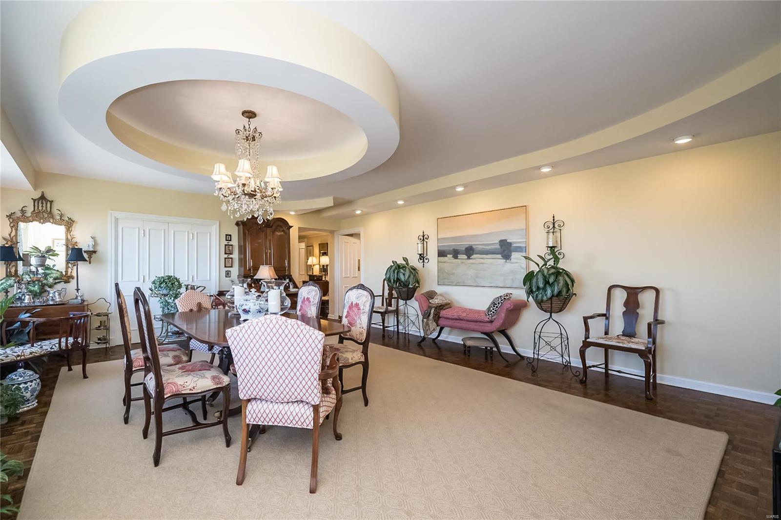 710 South Hanley Road, Unit 18B Clayton, MO 63105 - Photo 19 of 27
