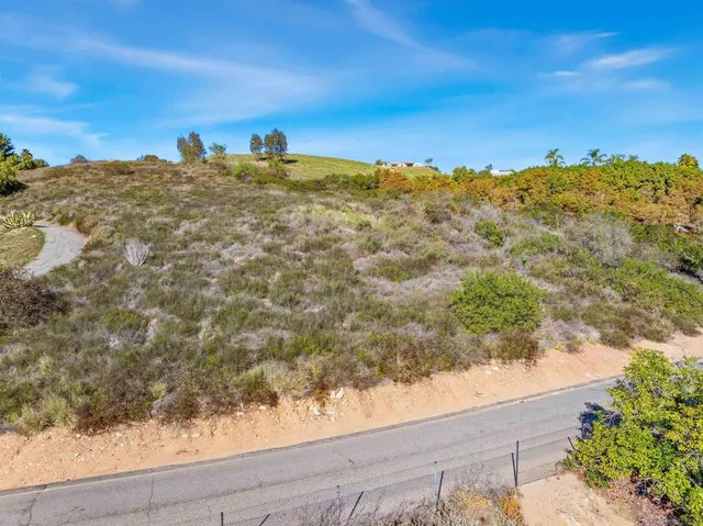 $349,000 | 3770 Peony Drive, Fallbrook, CA 92028