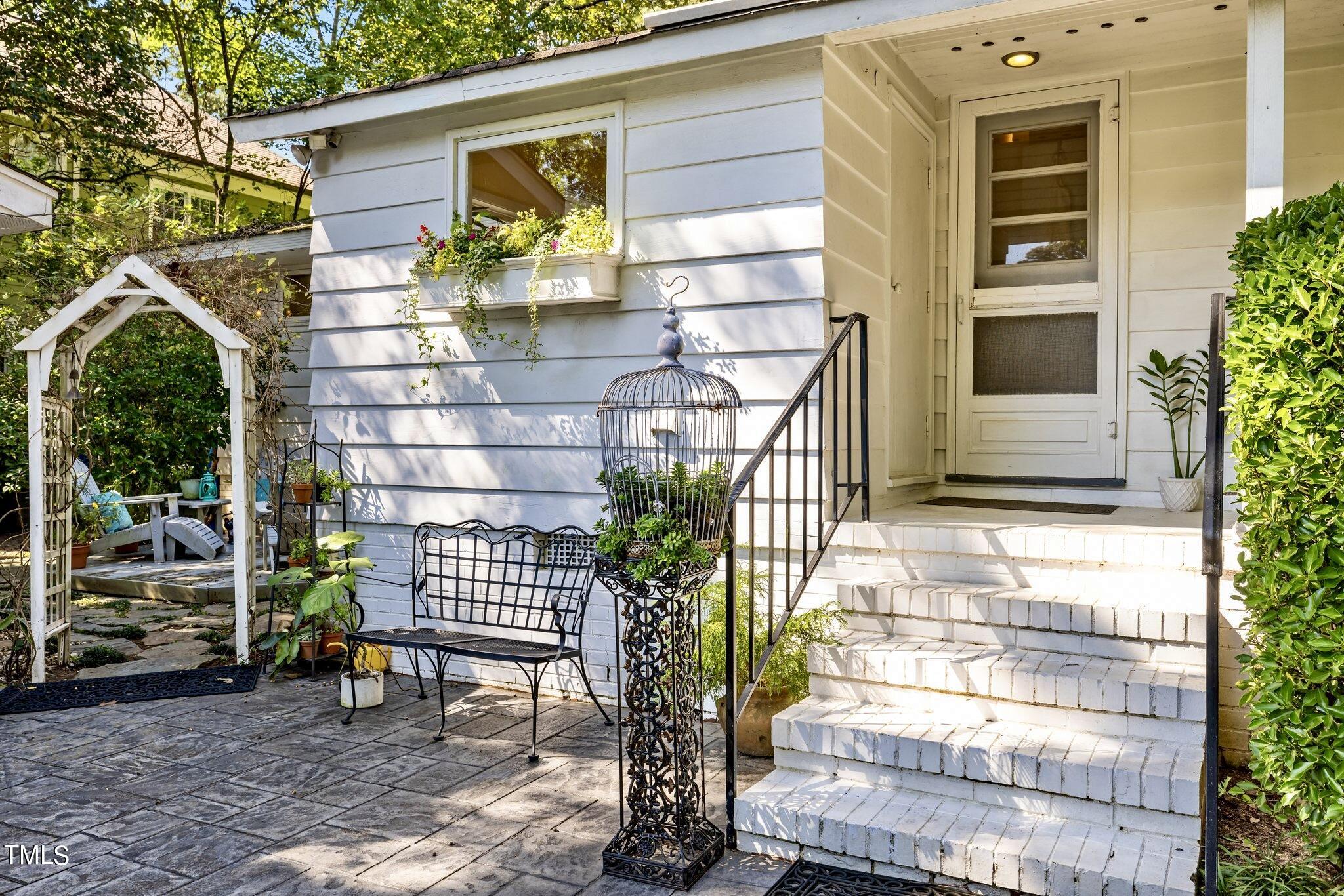 1510 Ridge Road Raleigh, NC 27607 - Photo 14 of 55 36-web-or-mls-5Z8A2570