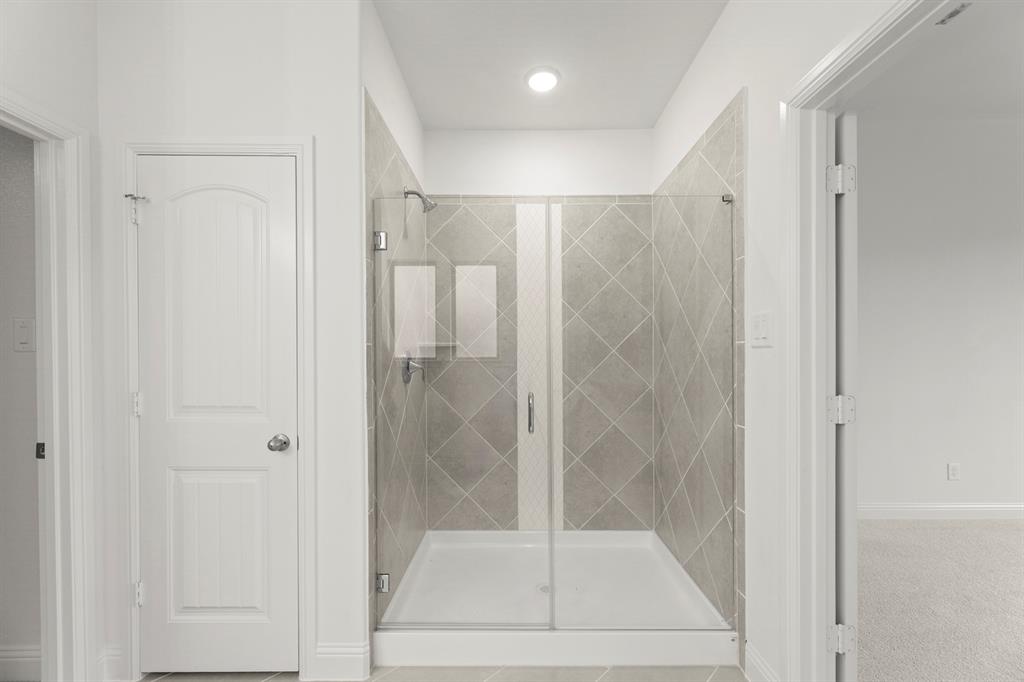 1443 Canadian Lane Van Alstyne, TX 75495 - Photo 13 of 27 15. 1443 Canadian - Bath (2)