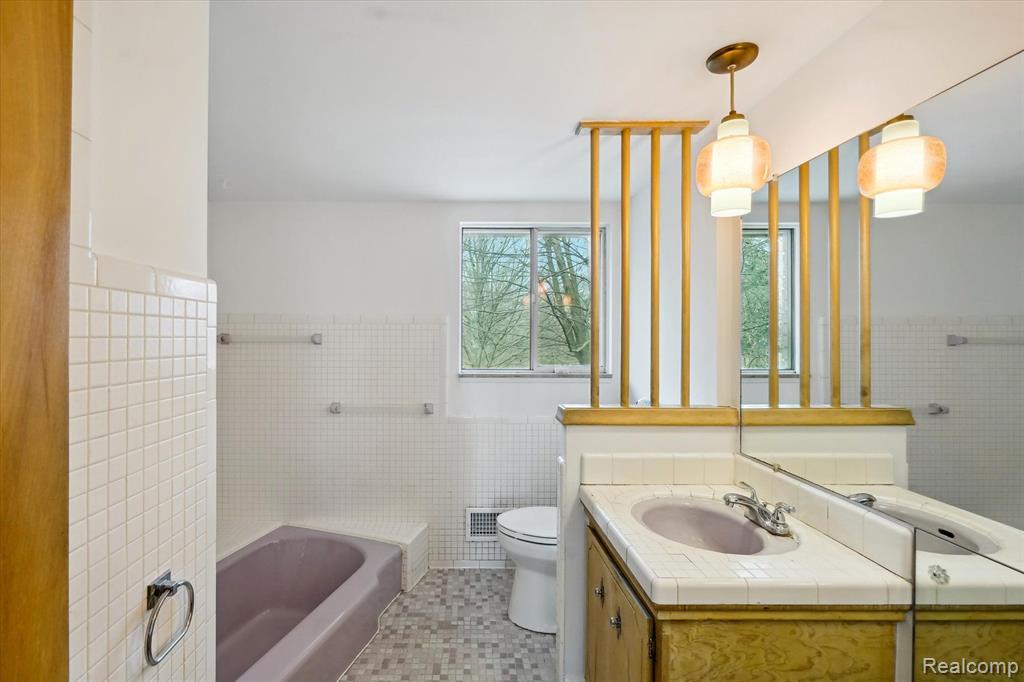 120 West Hamlin Road Rochester Hills, MI 48307 - Photo 16 of 40