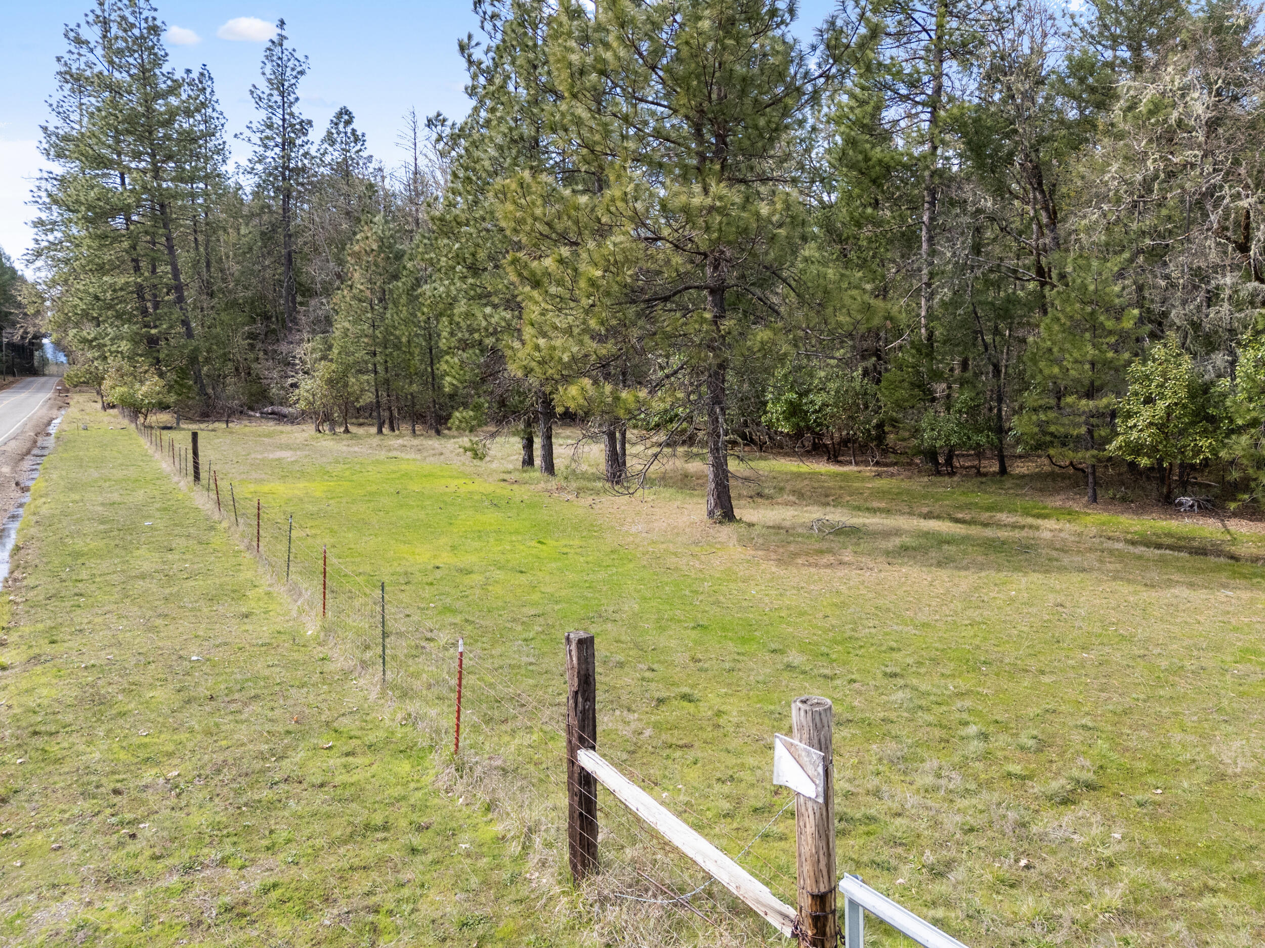 522 Jackadel Lane Cave Junction, OR 97523 - Photo 18 of 22 522 jackadel ln, cave junction, or 97523