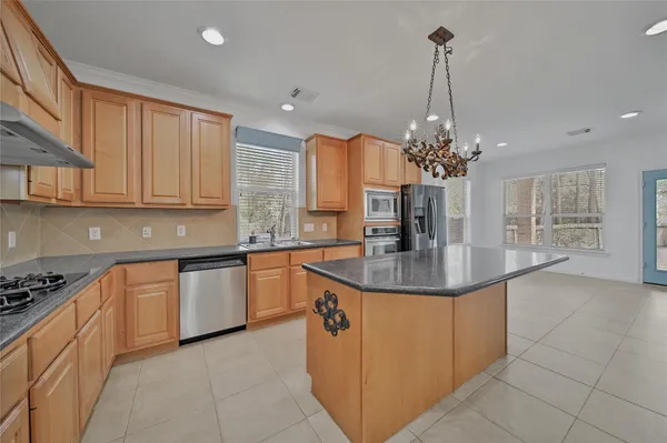 $3,950 | 78 West Shale Creek Circle, The Woodlands, TX 77382