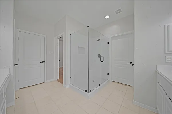 $3,950 | 78 West Shale Creek Circle, The Woodlands, TX 77382