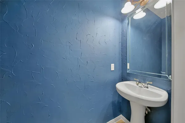 $3,950 | 78 West Shale Creek Circle, The Woodlands, TX 77382