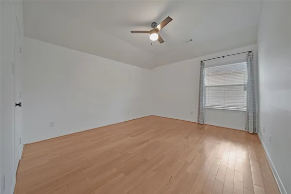 $3,950 | 78 West Shale Creek Circle, The Woodlands, TX 77382