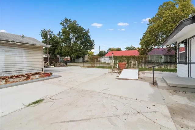 $425,000 | 608 North East Street, Arlington, TX 76011