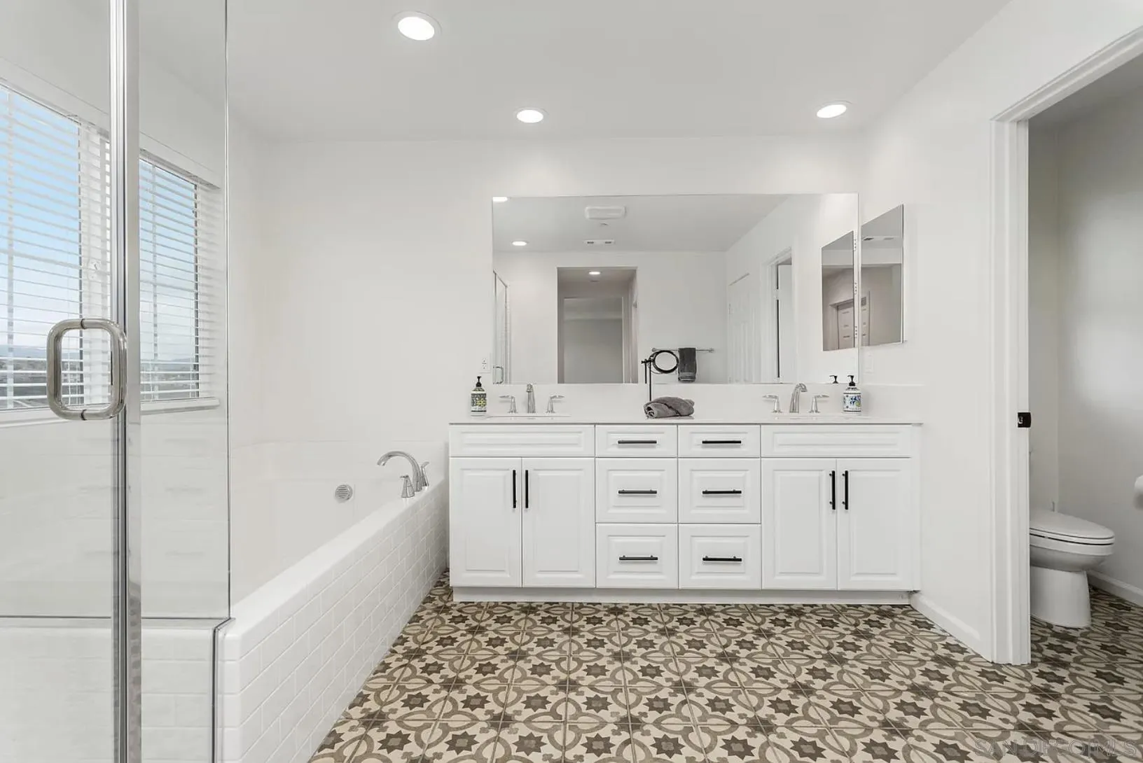 1013 Crestline Road San Marcos, CA 92069 - Photo 24 of 38