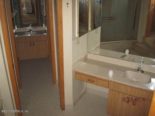 2990 Ravines Road, Unit 1405 Middleburg, FL 32068 - Photo 7 of 8 1030395_BATH1